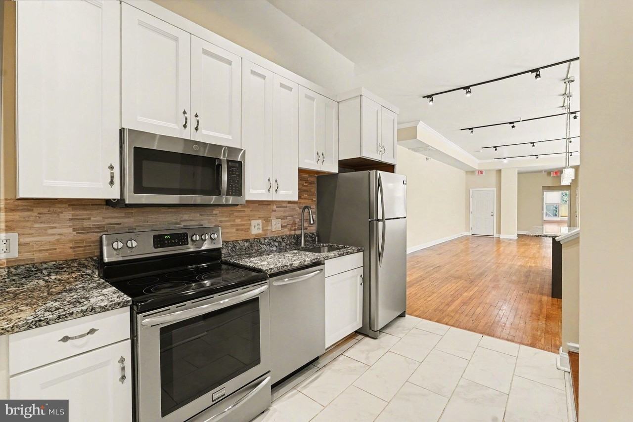 338 N Charles St - Photo 3 of 27