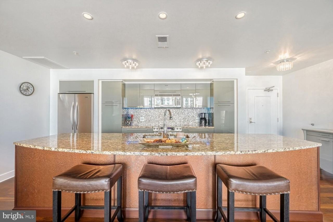 675 President St Unit 1501 - Photo 7 of 43