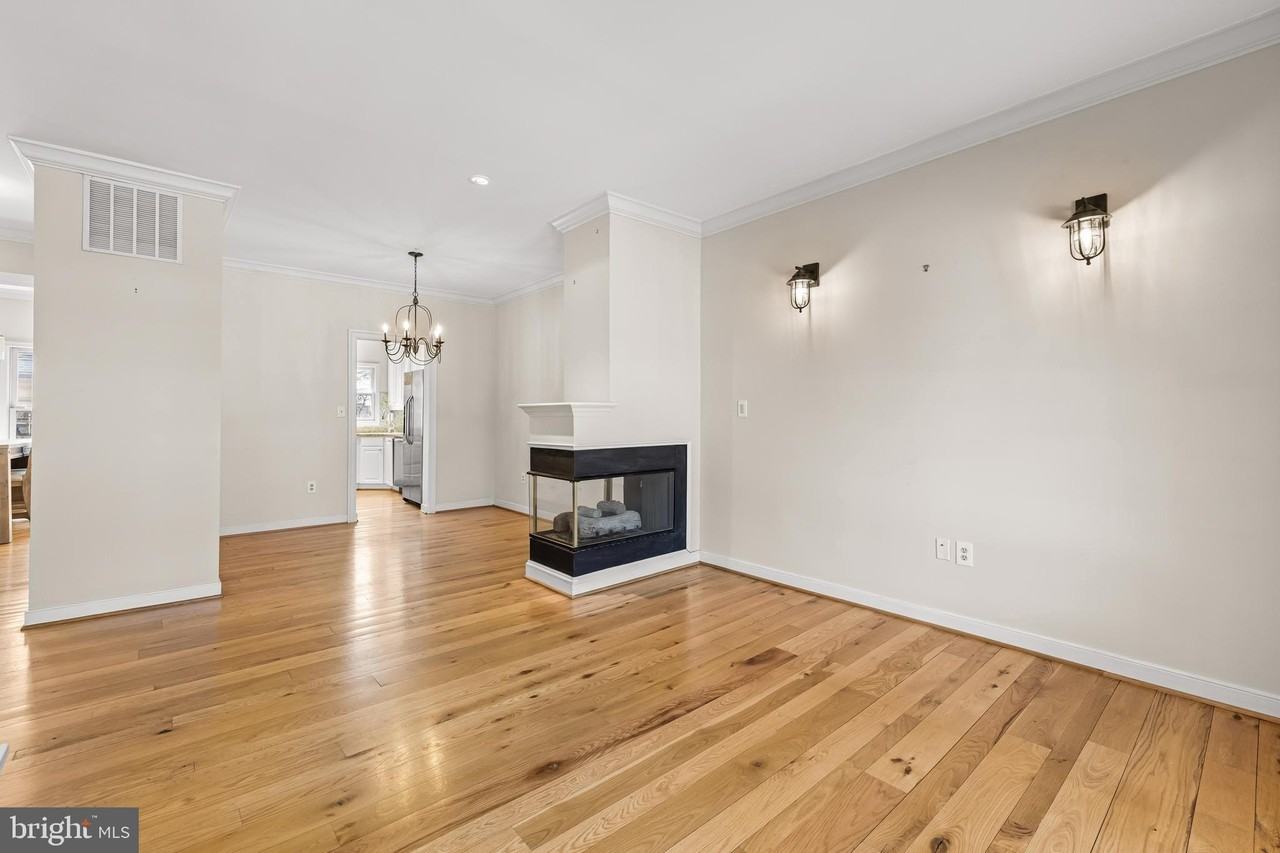 211 W Hill St - Photo 5 of 45