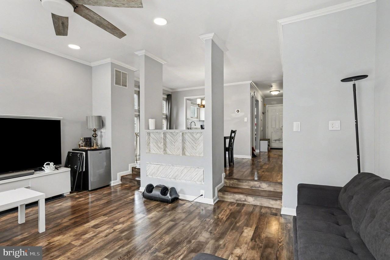 216 Scott St - Photo 4 of 27