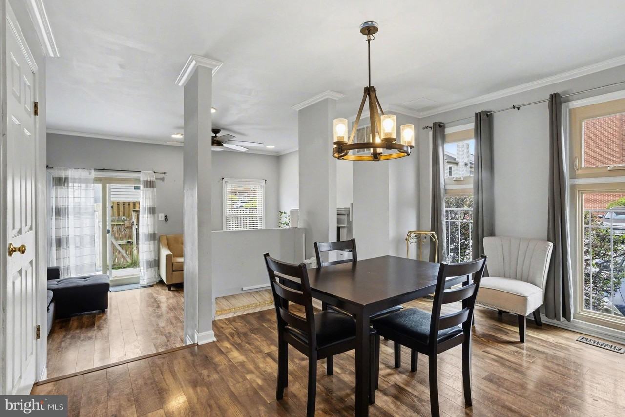 216 Scott St - Photo 5 of 27