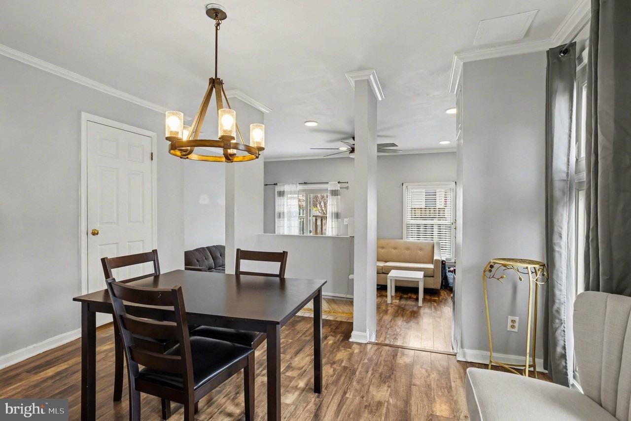 216 Scott St - Photo 6 of 27