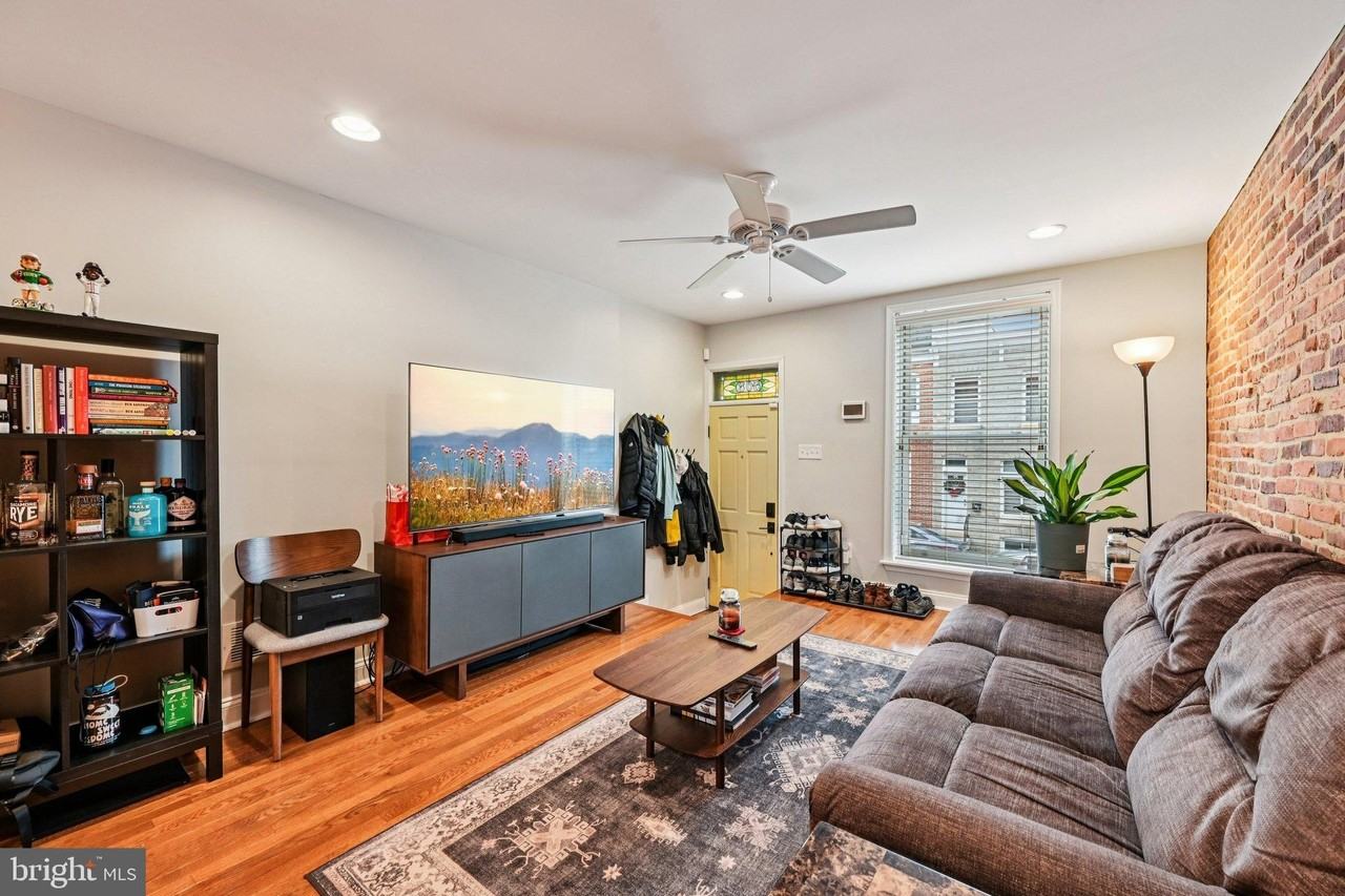 503 S Bouldin St - Photo 6 of 43