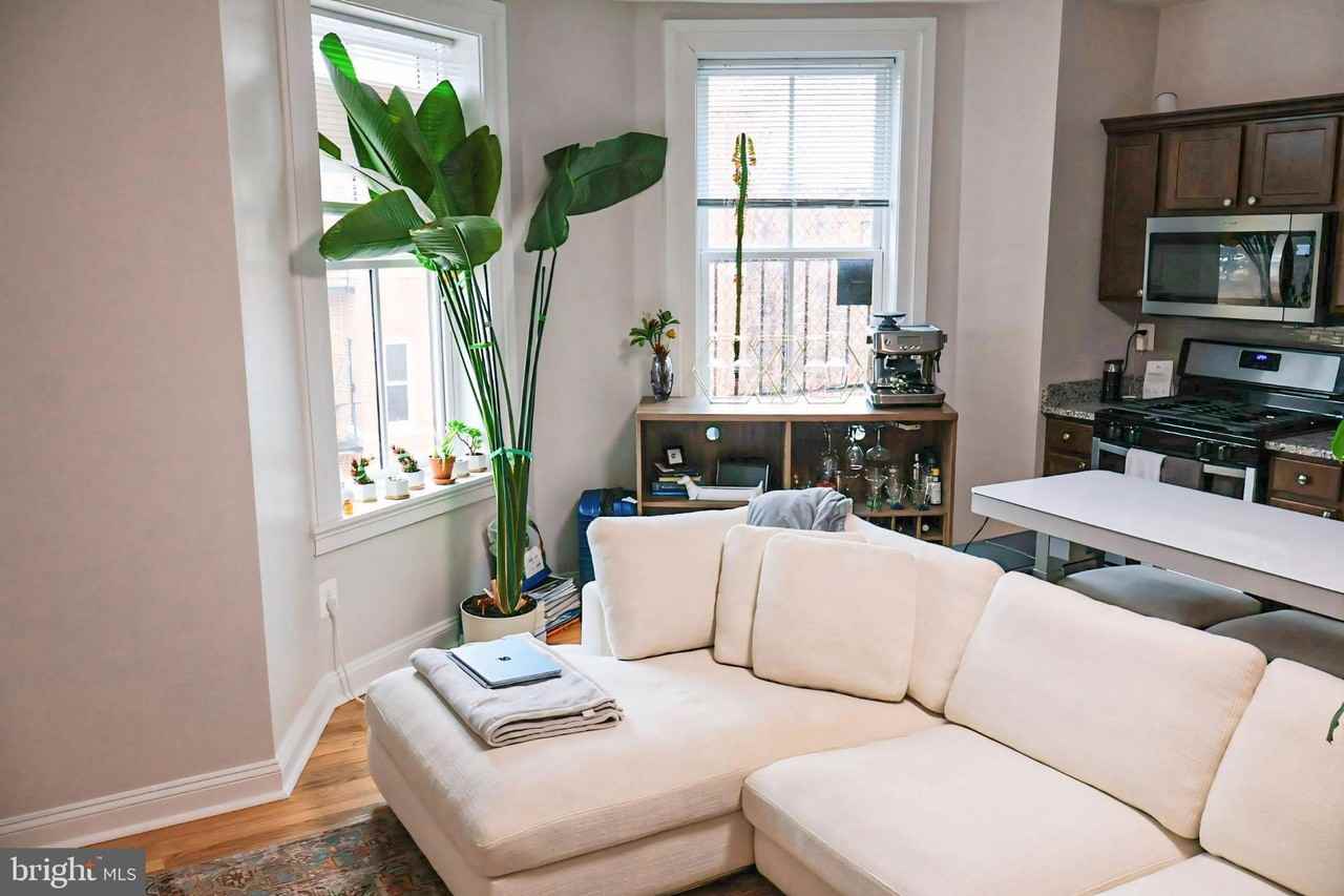 1734 Bolton St Apt 3r - Photo 2 of 38