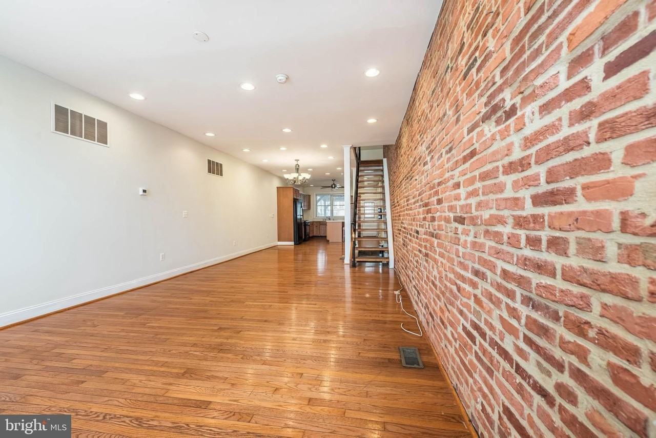 2809 Eastern Ave - Photo 5 of 30