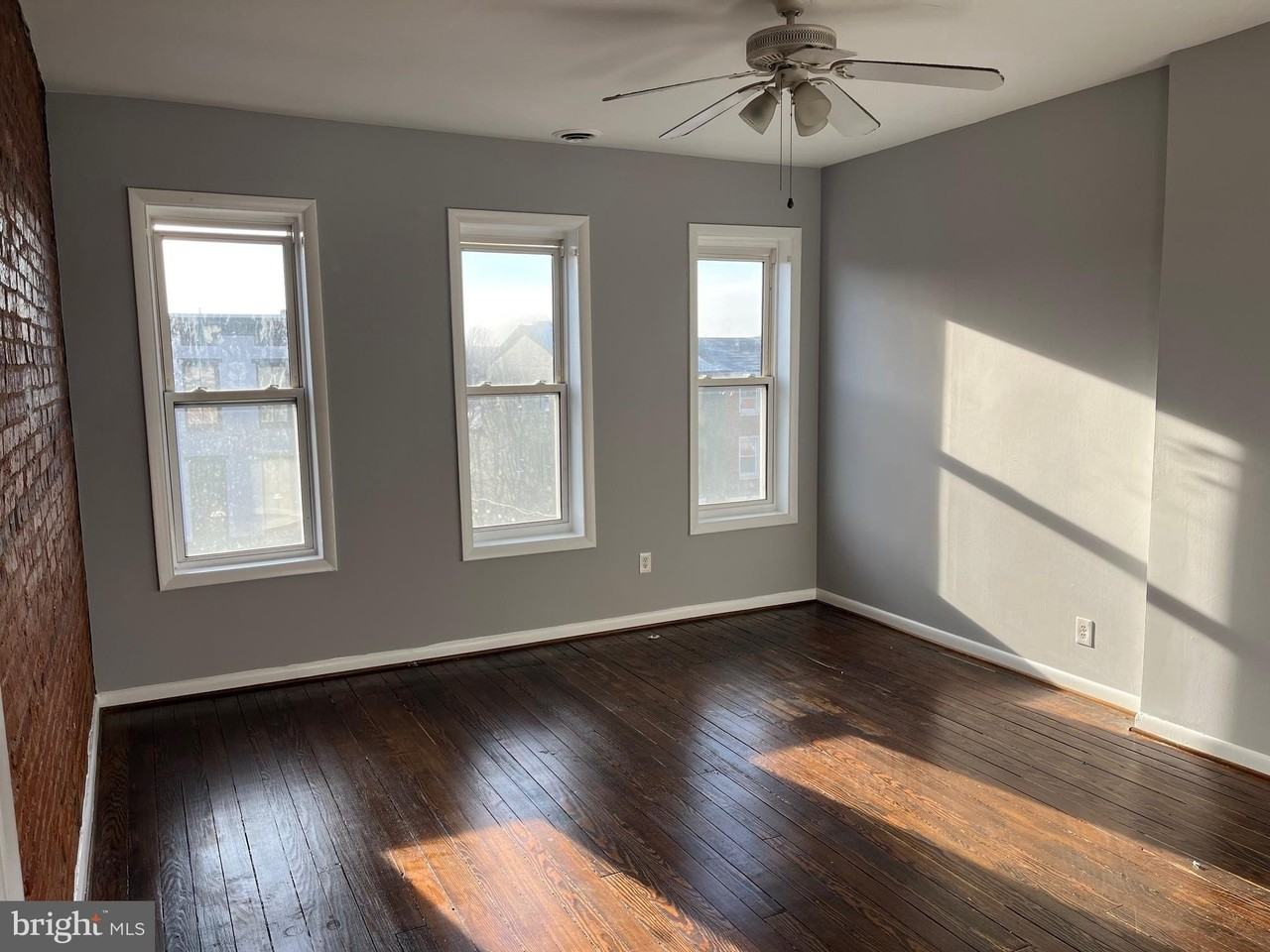 1001 Light St Unit Floor-3 - Photo 3 of 9