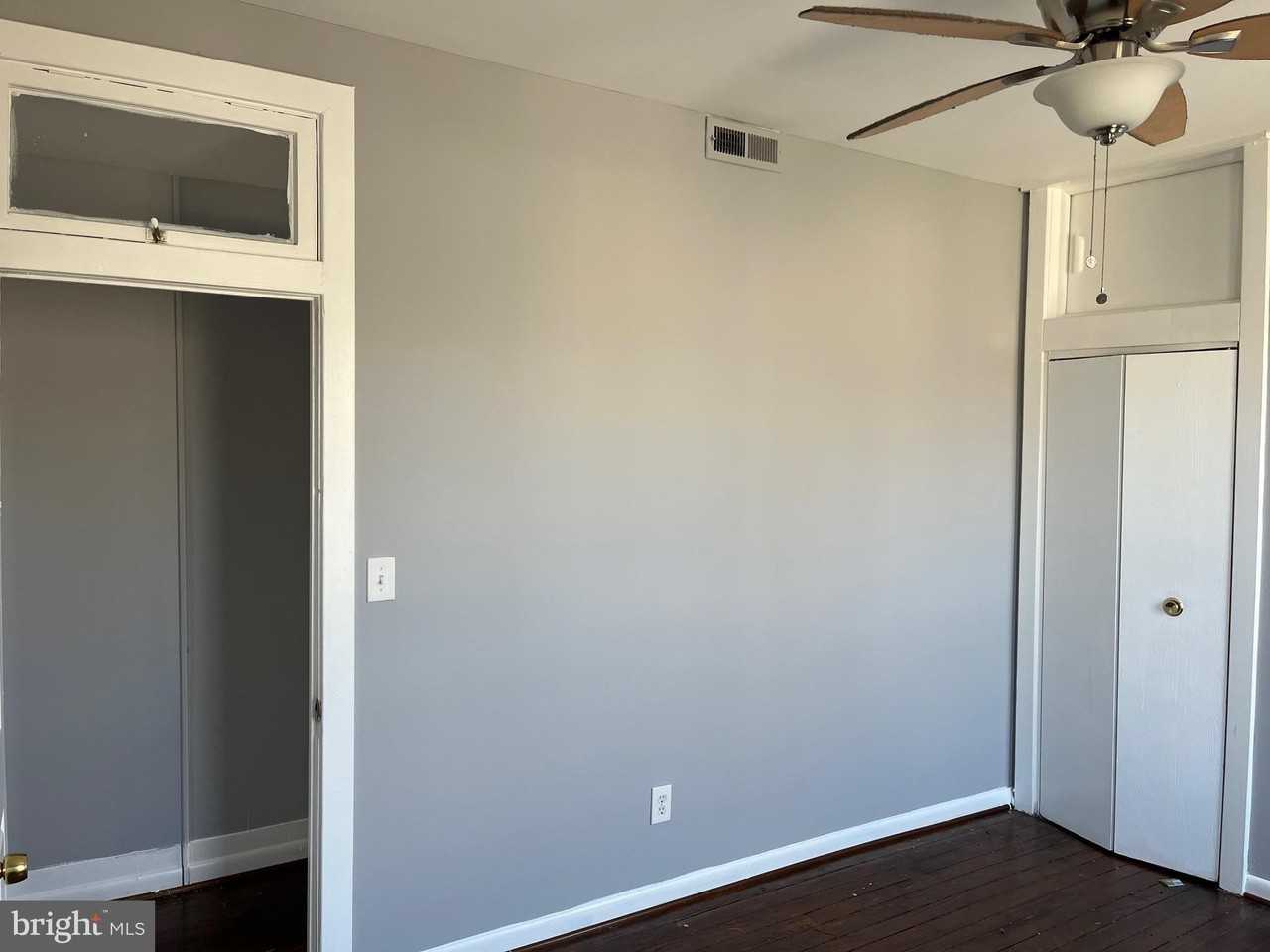 1001 Light St Unit Floor-3 - Photo 7 of 9