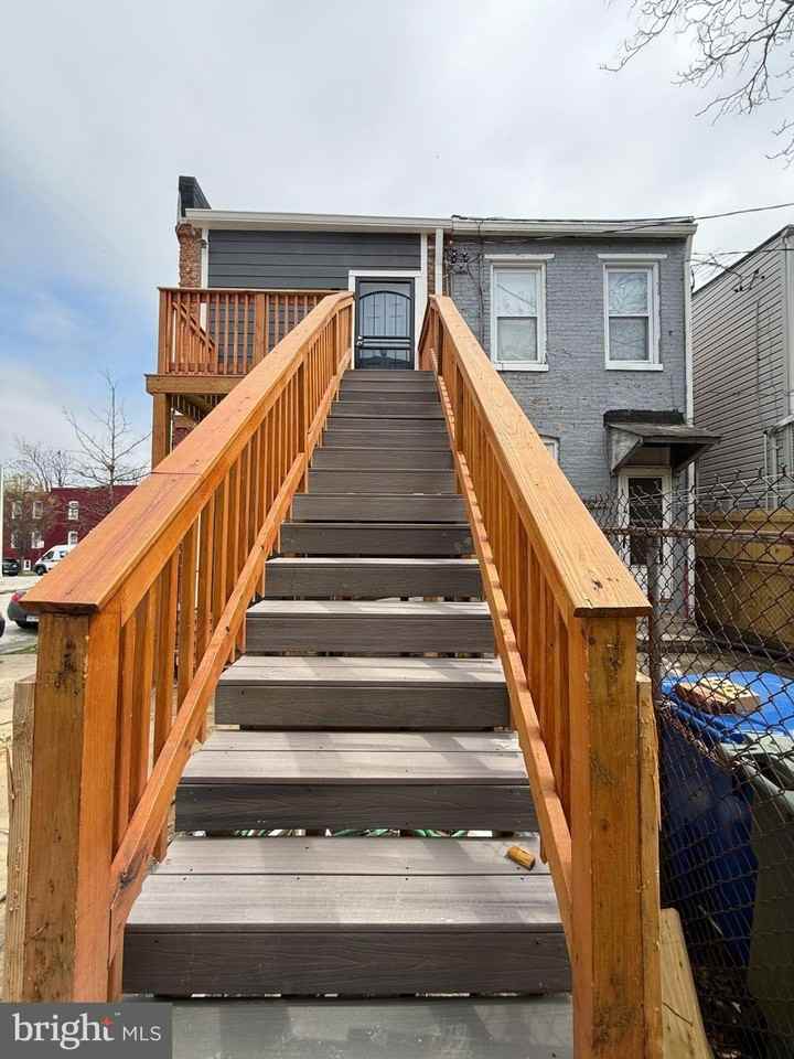 1930 N Payson St - Photo 2 of 12