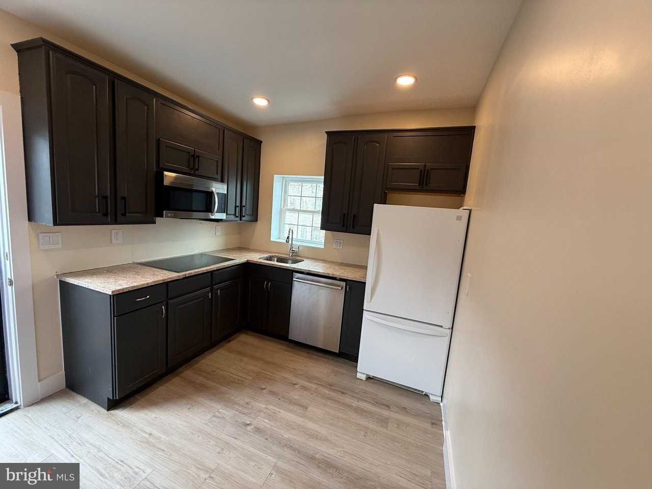 1930 N Payson St - Photo 3 of 12