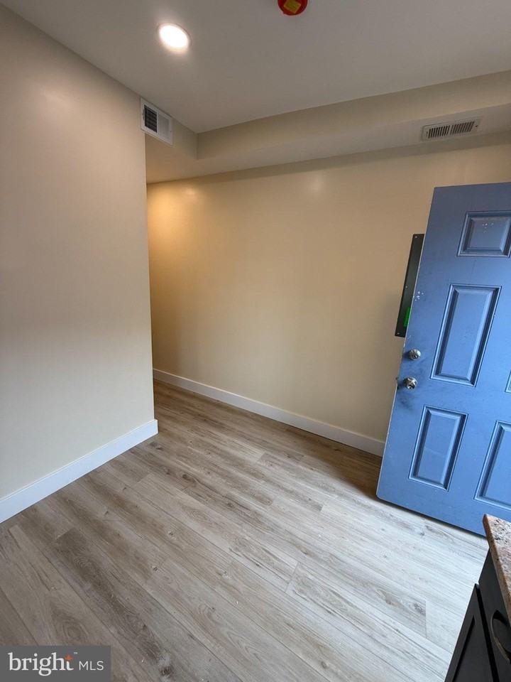 1930 N Payson St - Photo 4 of 12