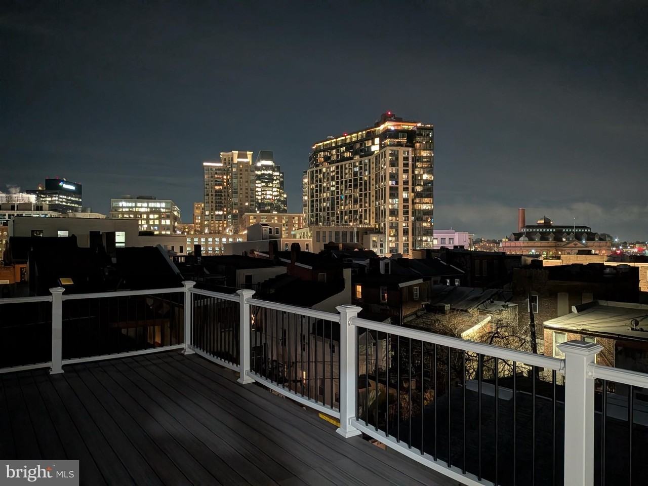 919 Stiles St - Photo 4 of 35