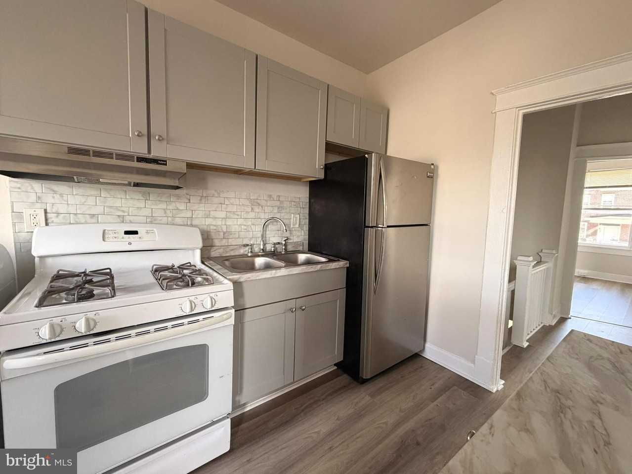 2604 Park Heights Ter Unit 2 - Photo 4 of 18