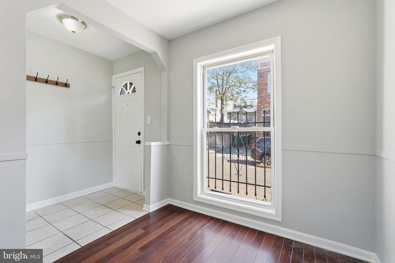 212 N Streeper St - Photo 3 of 33