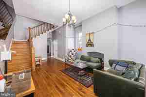 featured image of 20 E Lafayette Ave