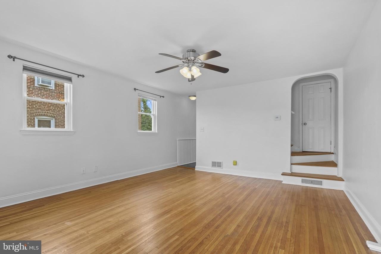 227 Willow Ave - Photo 3 of 32