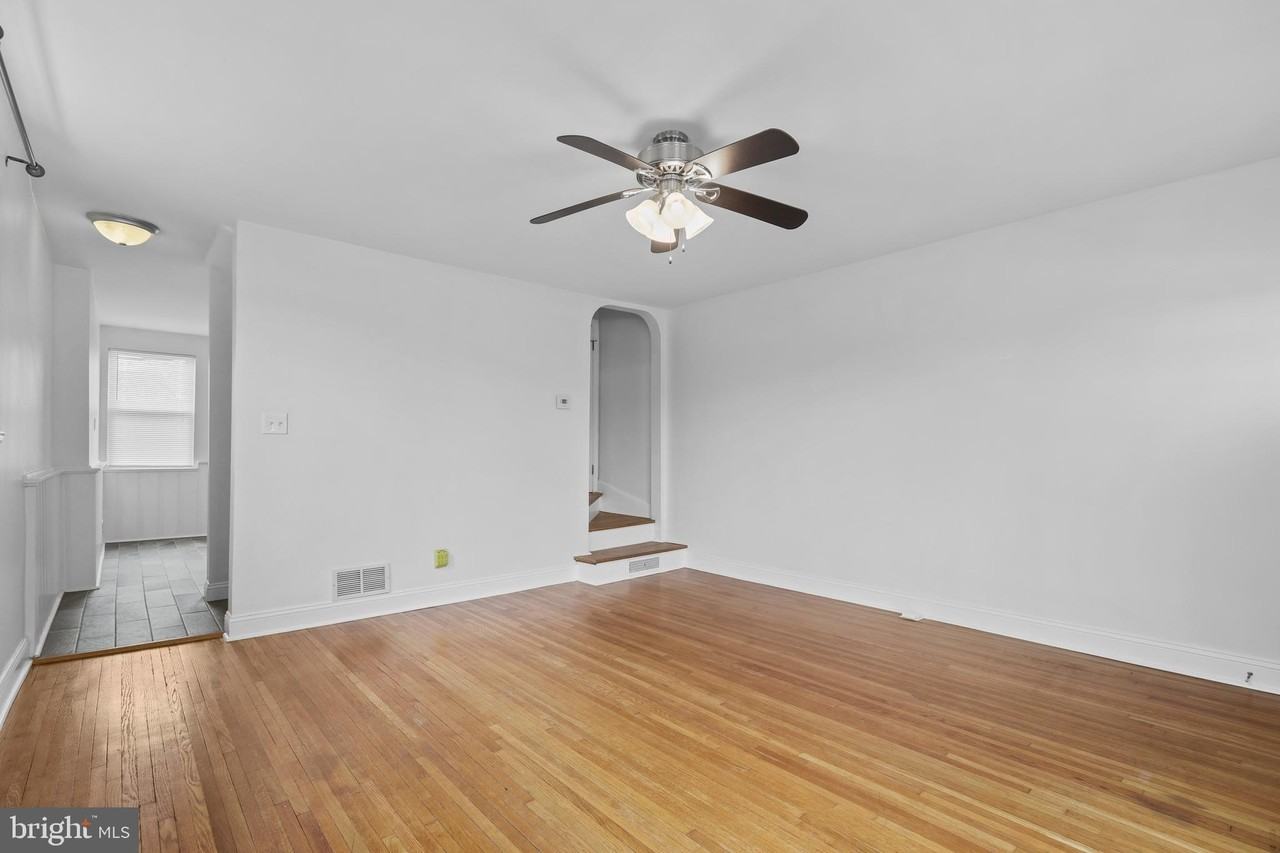 227 Willow Ave - Photo 5 of 32