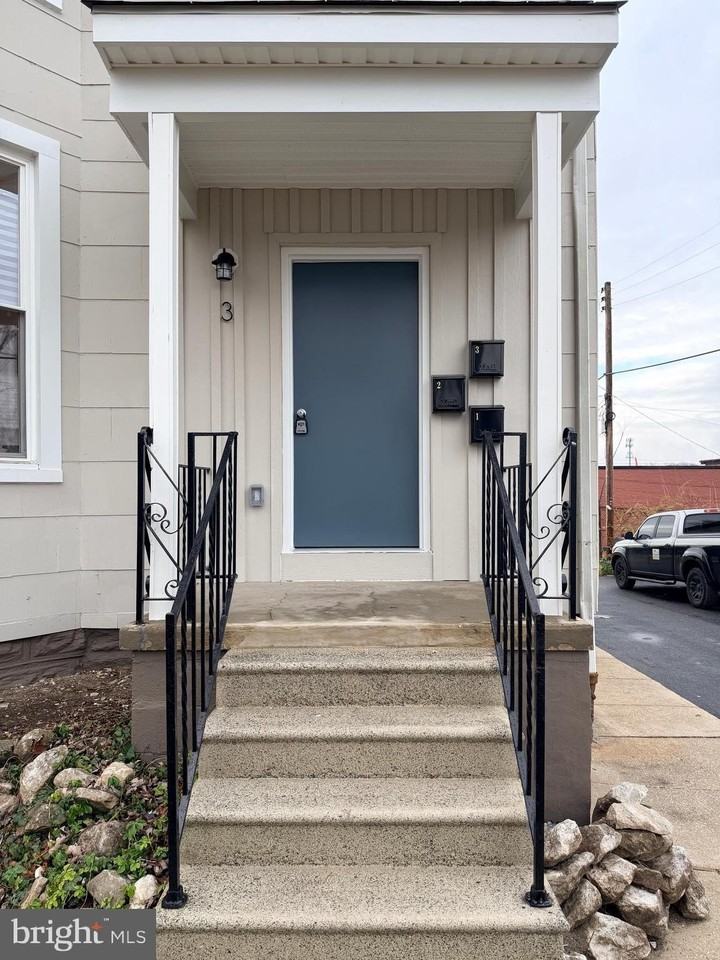 3 E Overlea Ave Apt 3 - Photo 3 of 31