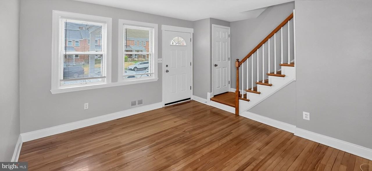 8303 Ridgely Oak Rd - Photo 4 of 32