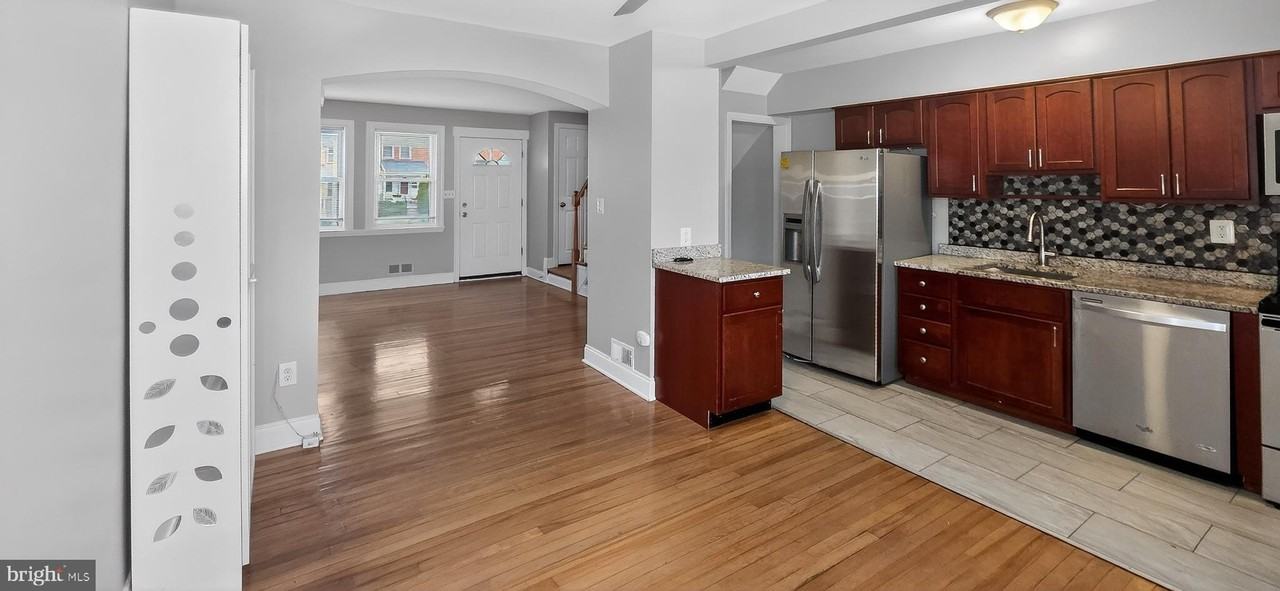 8303 Ridgely Oak Rd - Photo 7 of 32