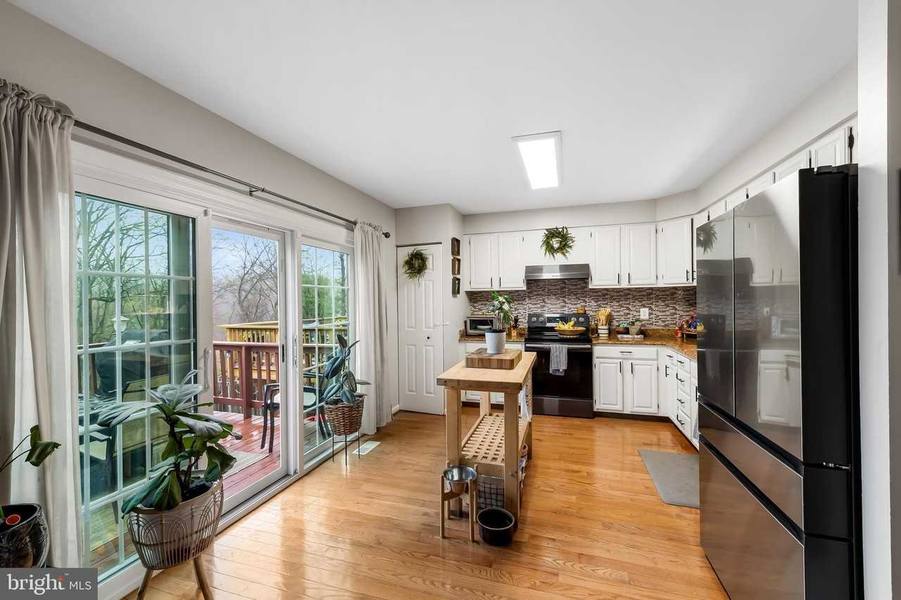 3964 Forest Valley Rd - Photo 5 of 25