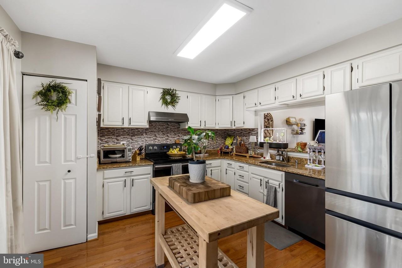 3964 Forest Valley Rd - Photo 6 of 25