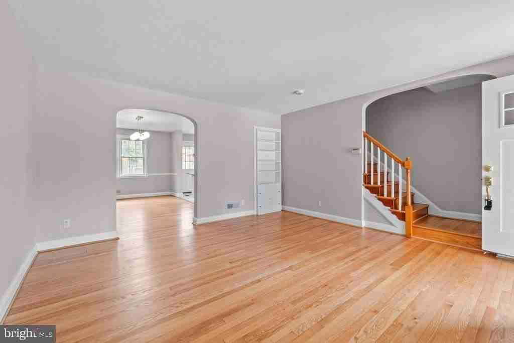 131 Stanmore Rd - Photo 4 of 19