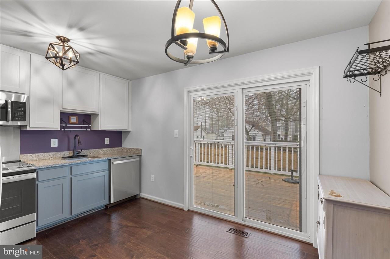 3813 8th St - Photo 6 of 29