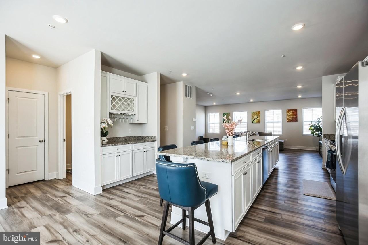 4165 Brodie Pl - Photo 4 of 28