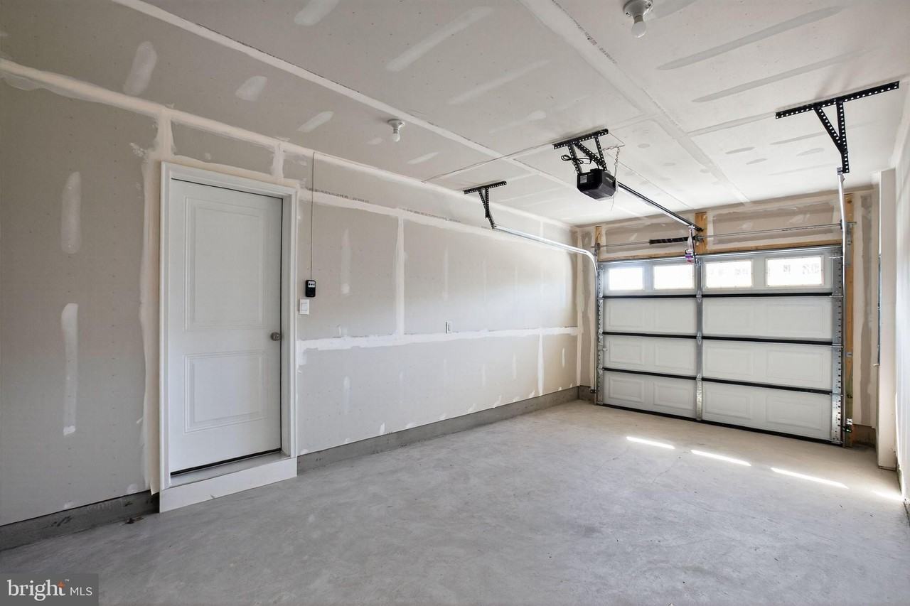 436 WHIRL LN - Photo 4 of 30