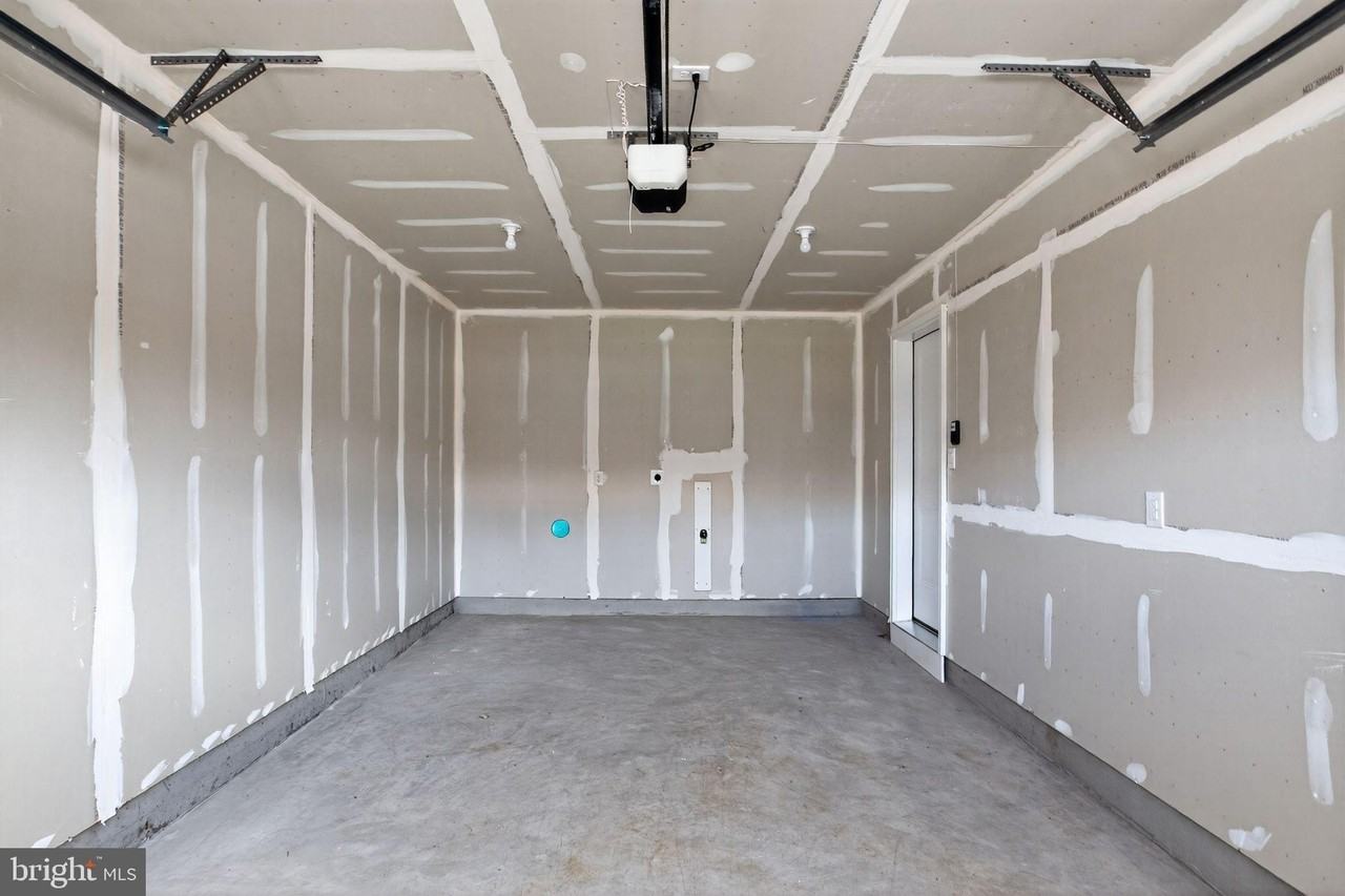 436 WHIRL LN - Photo 5 of 30