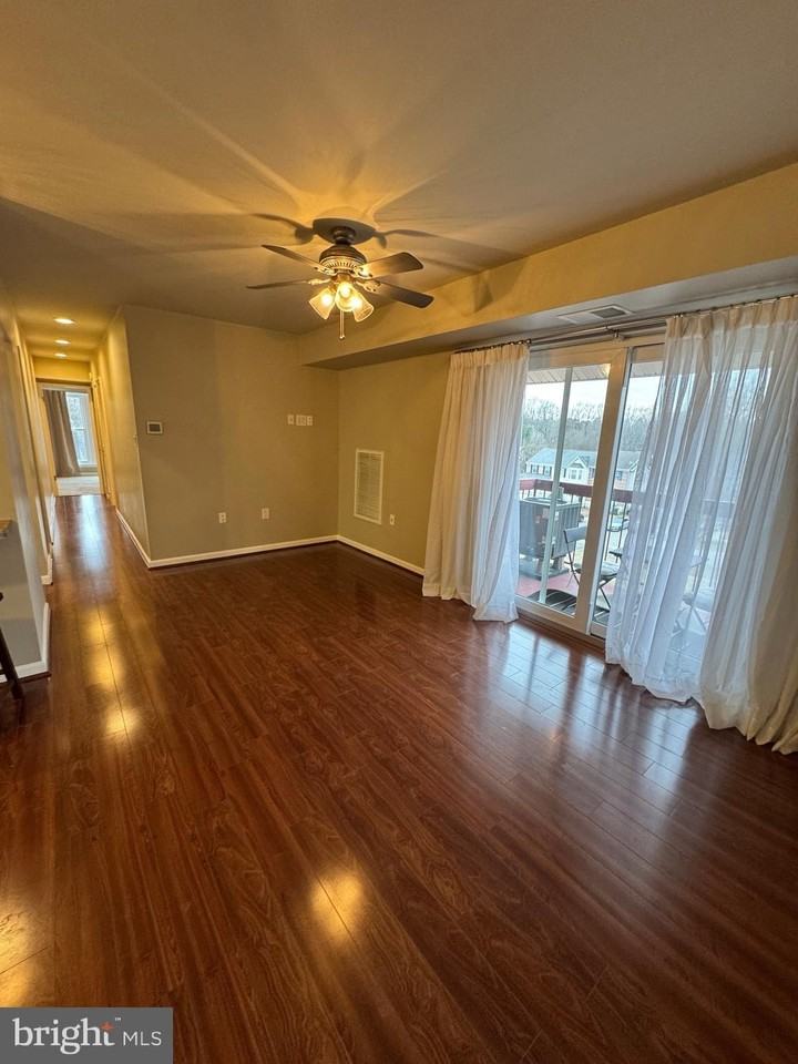 327 Saint Marys Ave Unit 7k - Photo 2 of 16