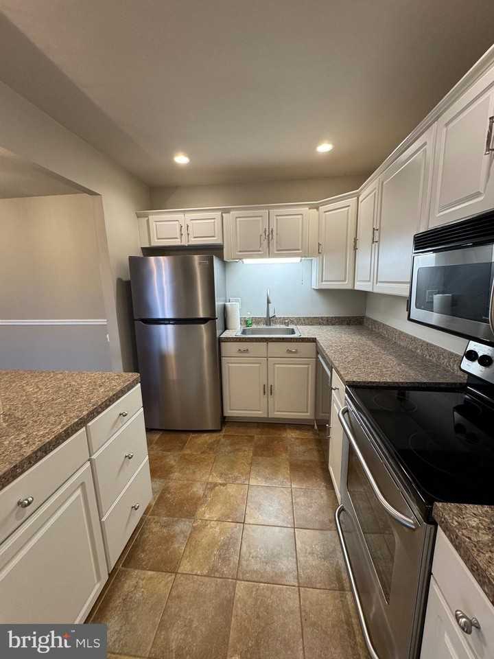 327 Saint Marys Ave Unit 7k - Photo 5 of 16