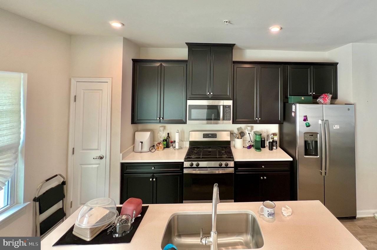 105 Caswell Dr - Photo 6 of 50