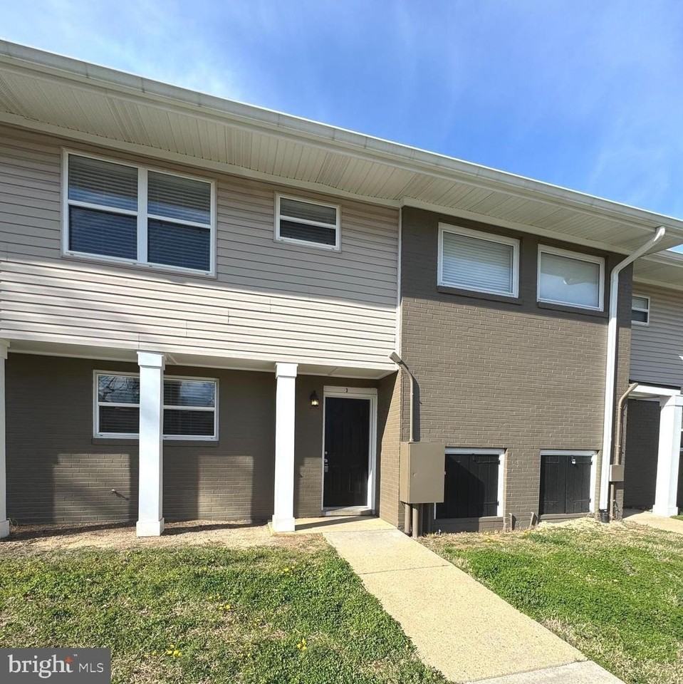 2050 Nike Dr #3 - Photo 2 of 22