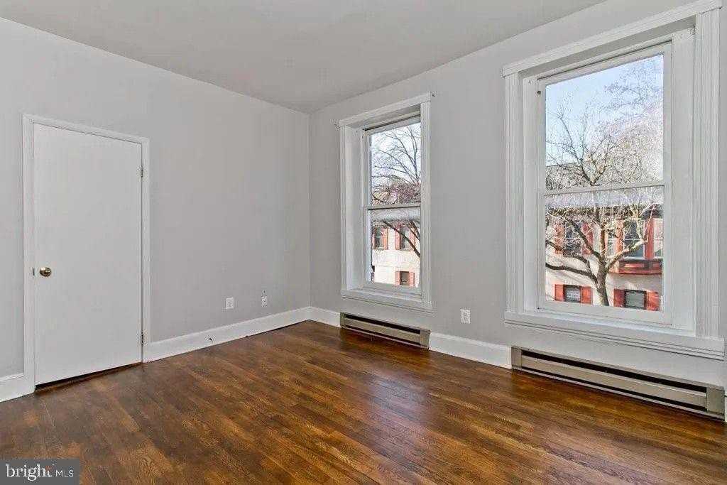 308 N Market St - Photo 5 of 8