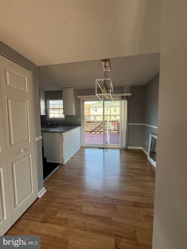 1123 Keswick Pl - Photo 2 of 16