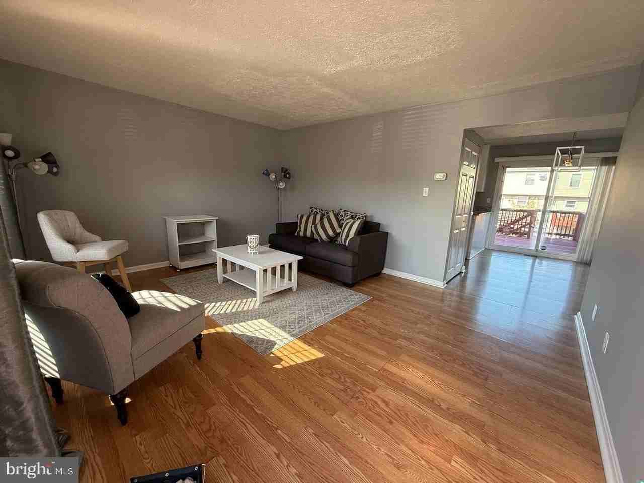 1123 Keswick Pl - Photo 3 of 16