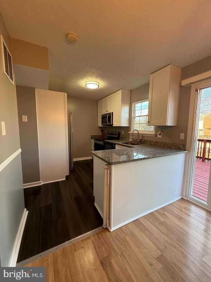 1123 Keswick Pl - Photo 4 of 16