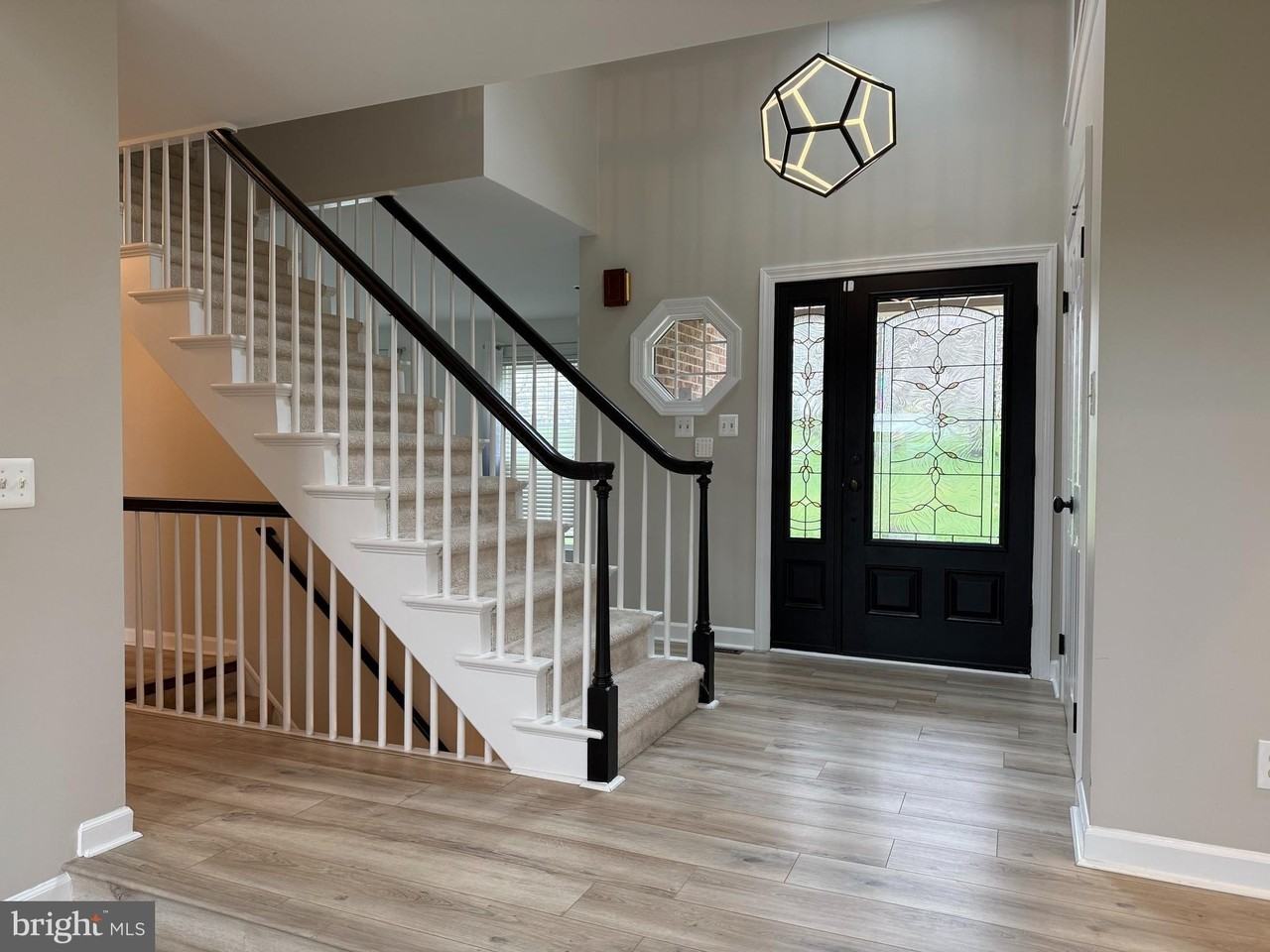 3293 N Hill Ct - Photo 2 of 30