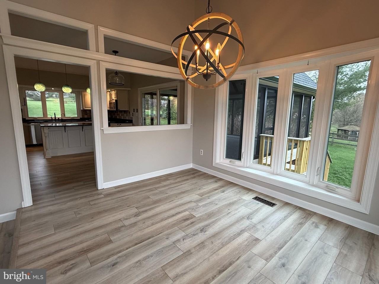 3293 N Hill Ct - Photo 7 of 30