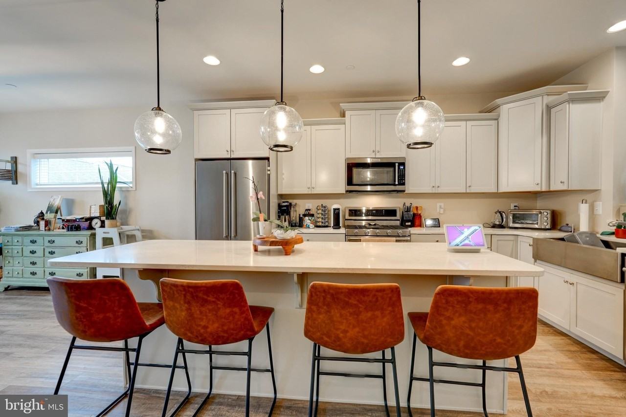 1309 Pedigree St - Photo 5 of 41