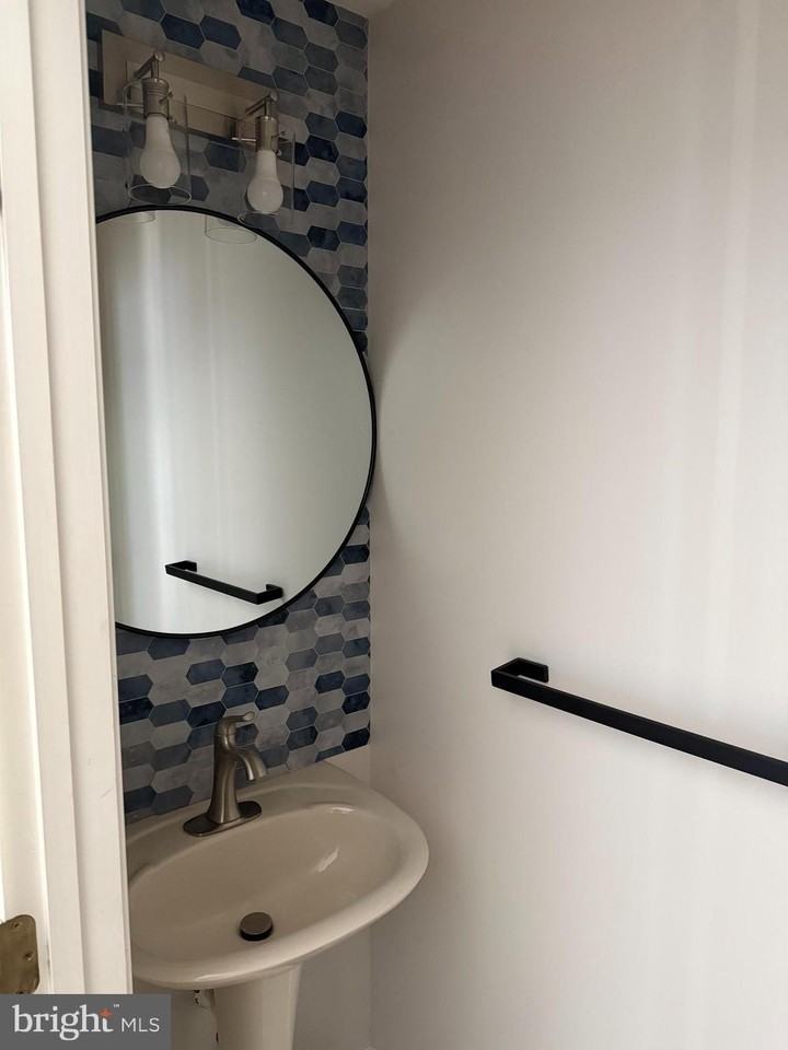 4675 Harrier Way - Photo 6 of 24