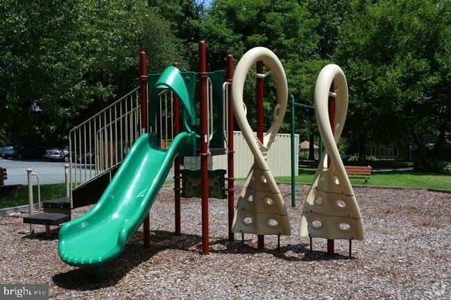 203 Idlewild Rd Apt 2a - Photo 7 of 14