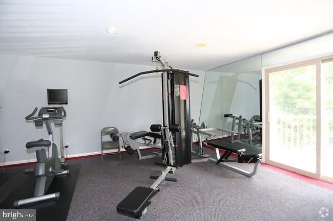 200 Idlewild Rd Apt 2d - Photo 7 of 14