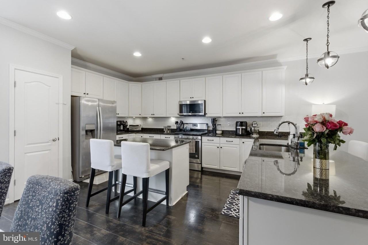 7722 Dagny Way - Photo 3 of 33