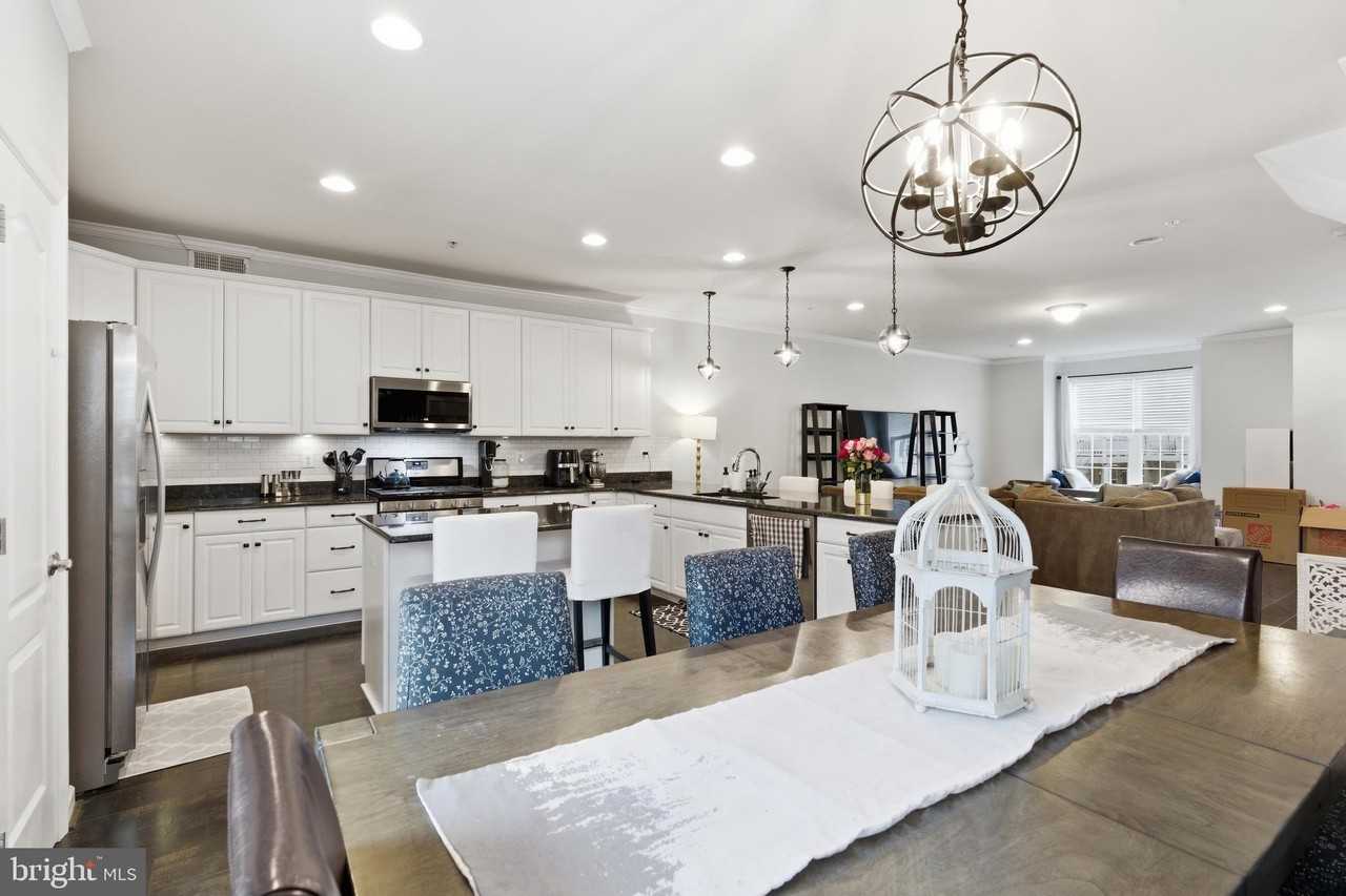 7722 Dagny Way - Photo 7 of 33