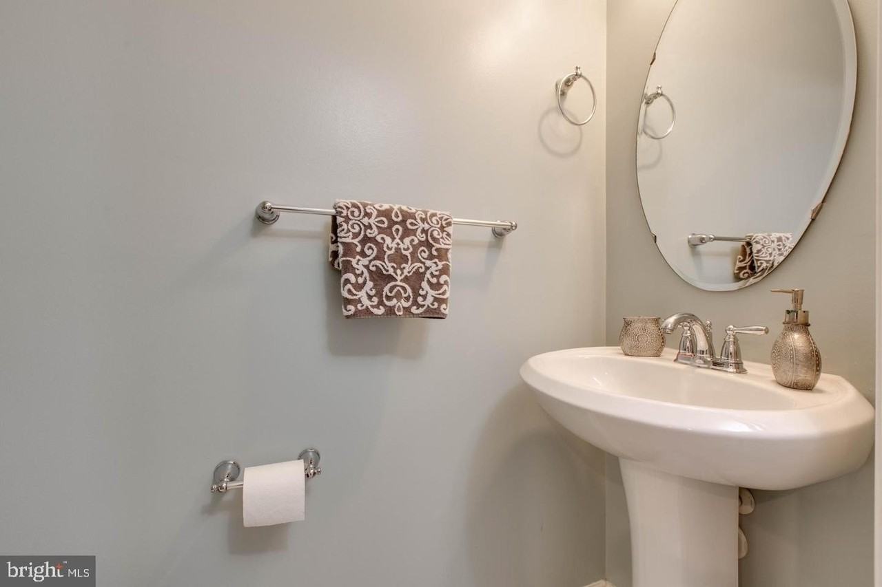 7217 Maidstone Pl Unit 209 - Photo 5 of 34