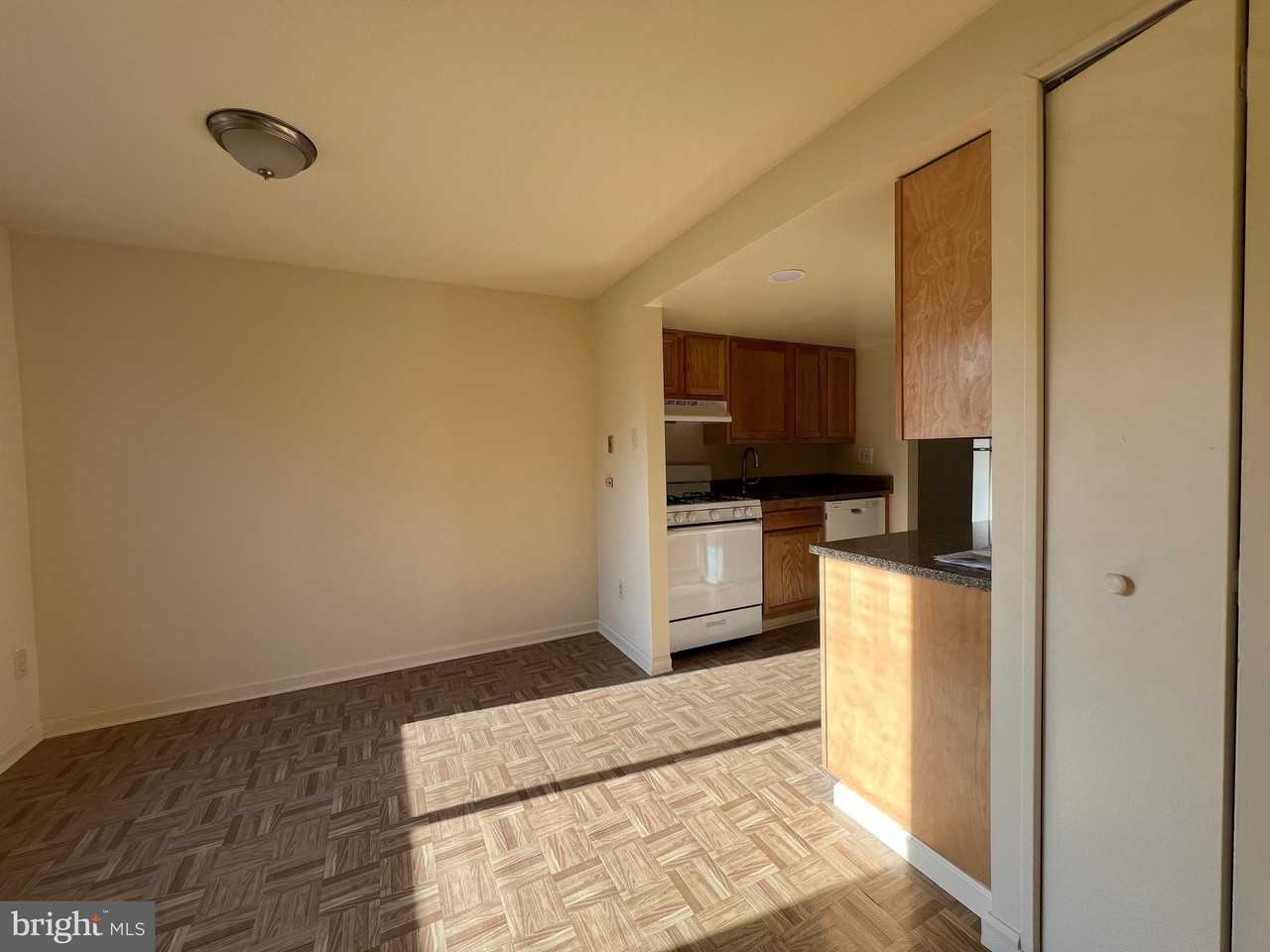 8916 Footed Rdg - Photo 3 of 29