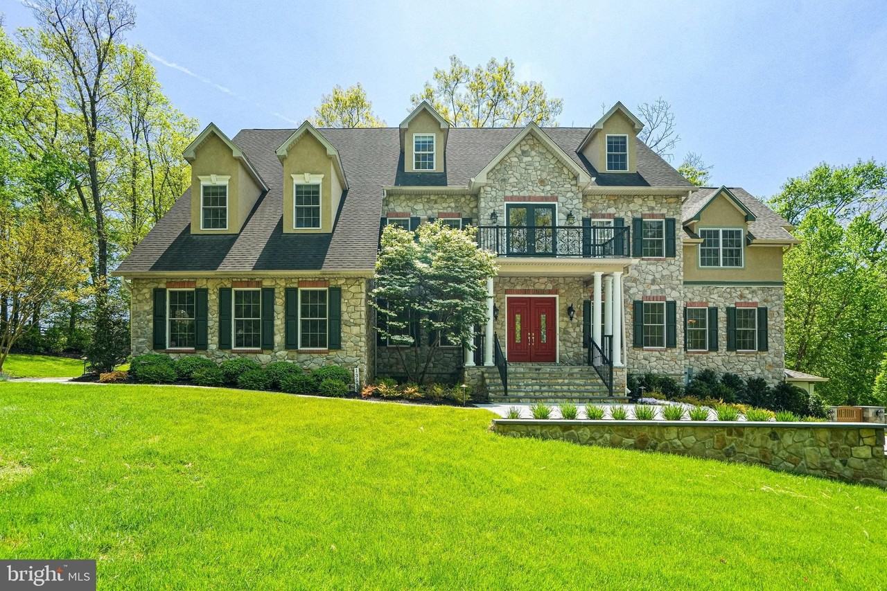 13551 Triadelphia Mill Rd - Photo 2 of 50