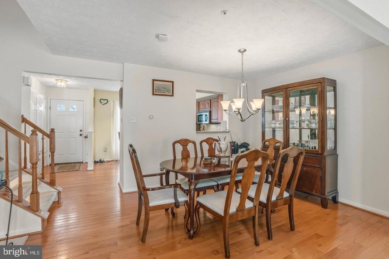 8016 Brightlight Pl - Photo 4 of 35